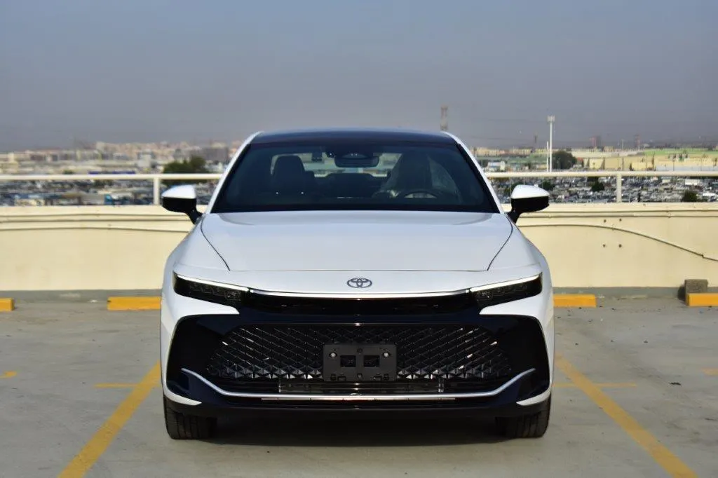 Toyota Crown | 2023 Toyota Crown Platinum HybridMax 2.4L AWD Automatic | Sahara Motors Dubai