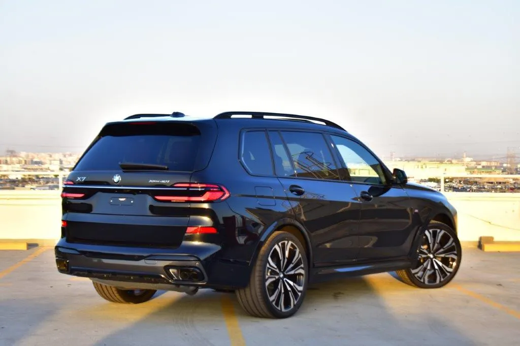 BMW X7 2023 for Sale | 2023 BMW xDrive 40i M-SPORT 3.0L AWD 7-Seater AT | Sahara Motors Dubai