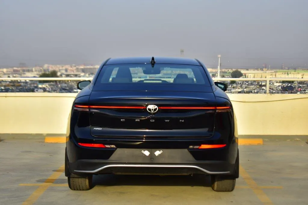 Toyota Crown XLE 2.5L Automatic 2023 | Sahara Motors Dubai