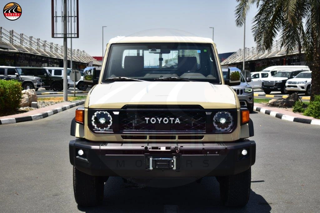 Land Cruiser Single Cabin 4WD Pickup | LC 79 Petrol Pickup S-DLX | Super DLX 4X4 Pickup | Sahara Motors Dubai