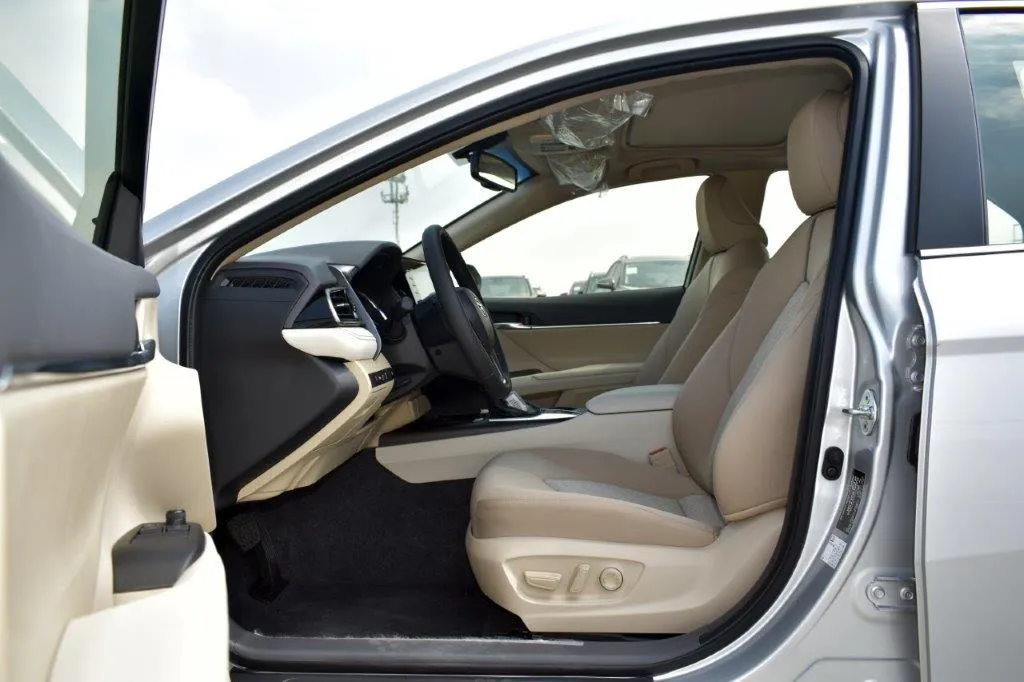 Camry Interior 2023 | 2023 Toyota Camry GLE V6 3.5l Petrol AT | Sahara Motors Dubai