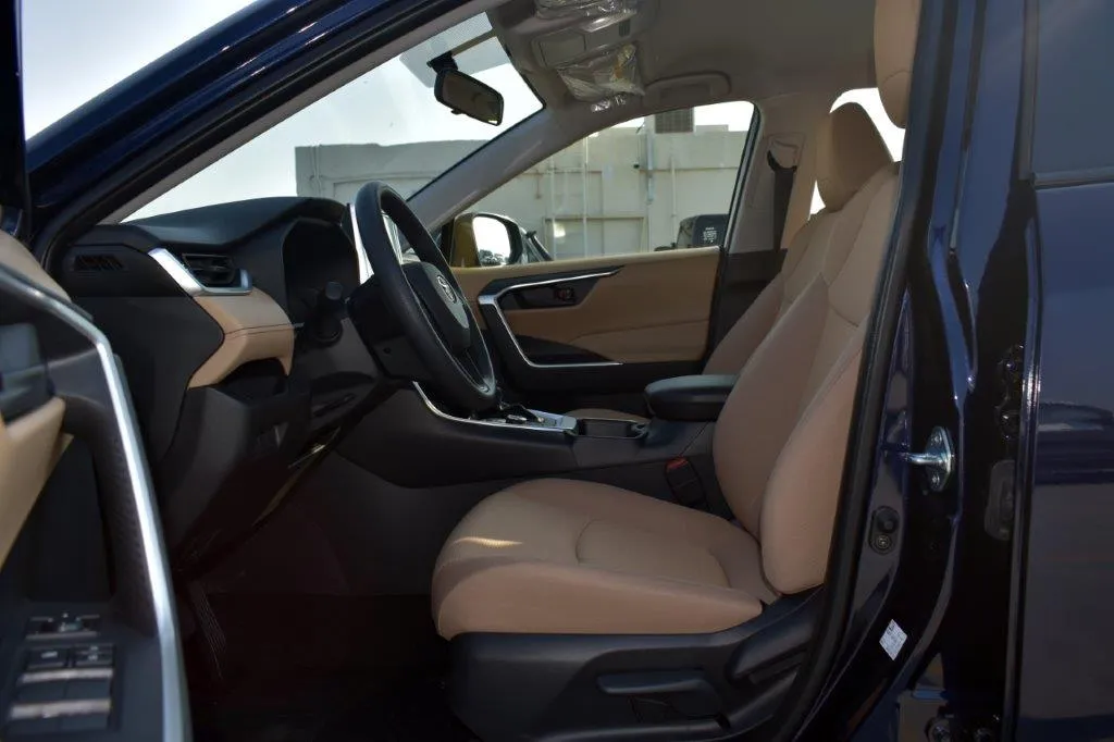 Rav4 Interior 2023 | 2023 Toyota RAV4 LE 2.0L Petrol 5 Seat AWD AT | Sahara Motors Dubai