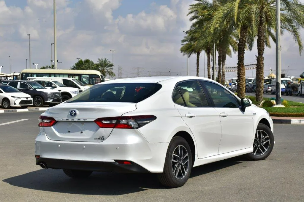 Toyota camry deals hybrid le